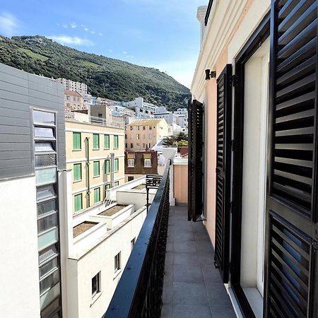 Deluxe City Centre Two Bedroom - Grand Central House Gibraltar Exterior foto