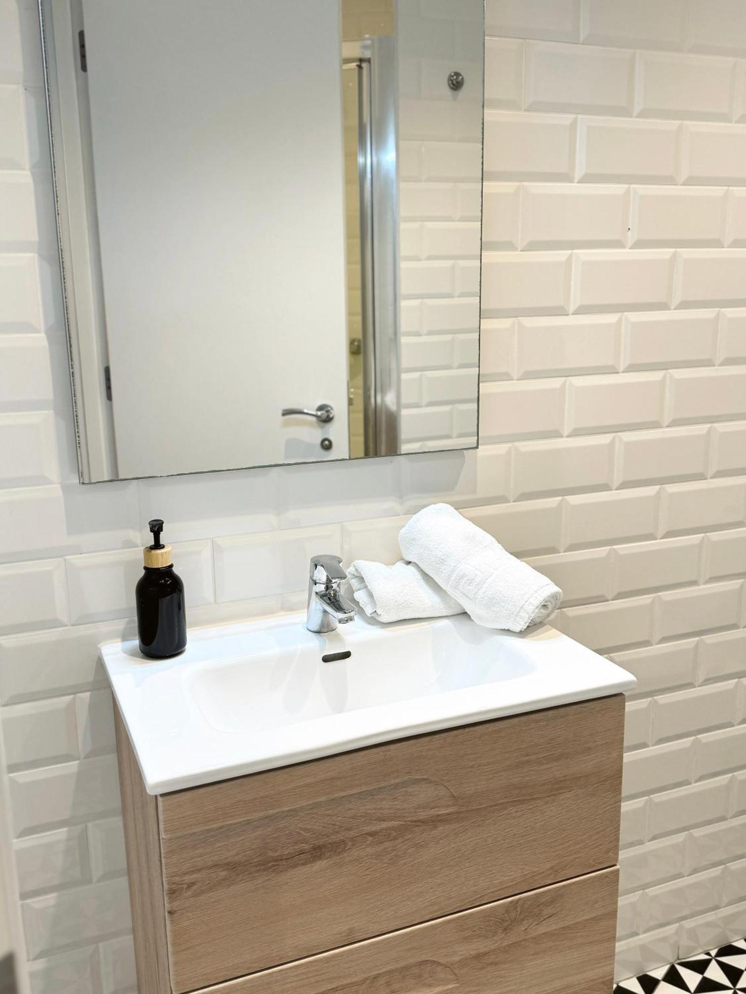 Deluxe City Centre Two Bedroom - Grand Central House Gibraltar Exterior foto