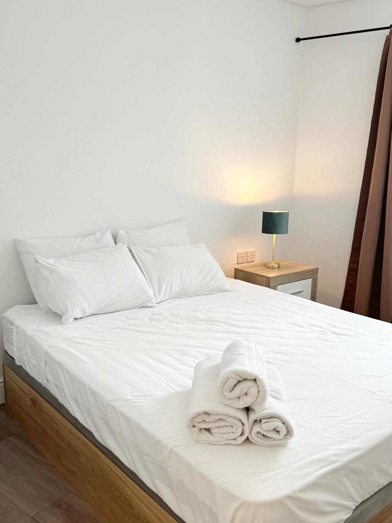 Deluxe City Centre Two Bedroom - Grand Central House Gibraltar Exterior foto