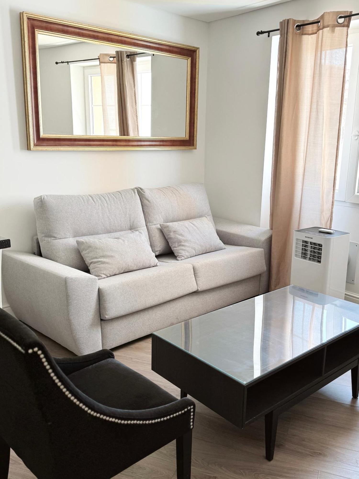 Deluxe City Centre Two Bedroom - Grand Central House Gibraltar Exterior foto