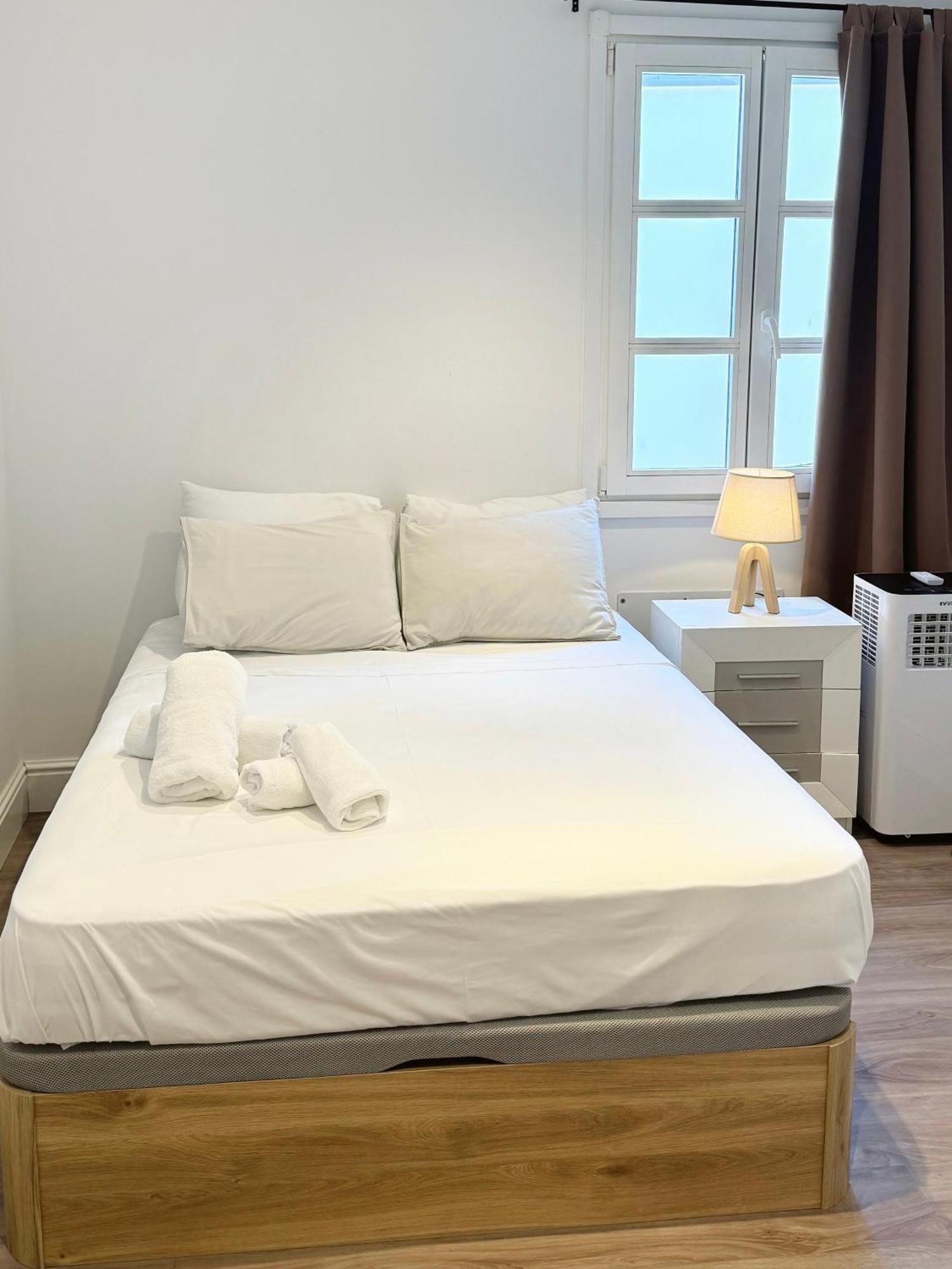 Deluxe City Centre Two Bedroom - Grand Central House Gibraltar Exterior foto