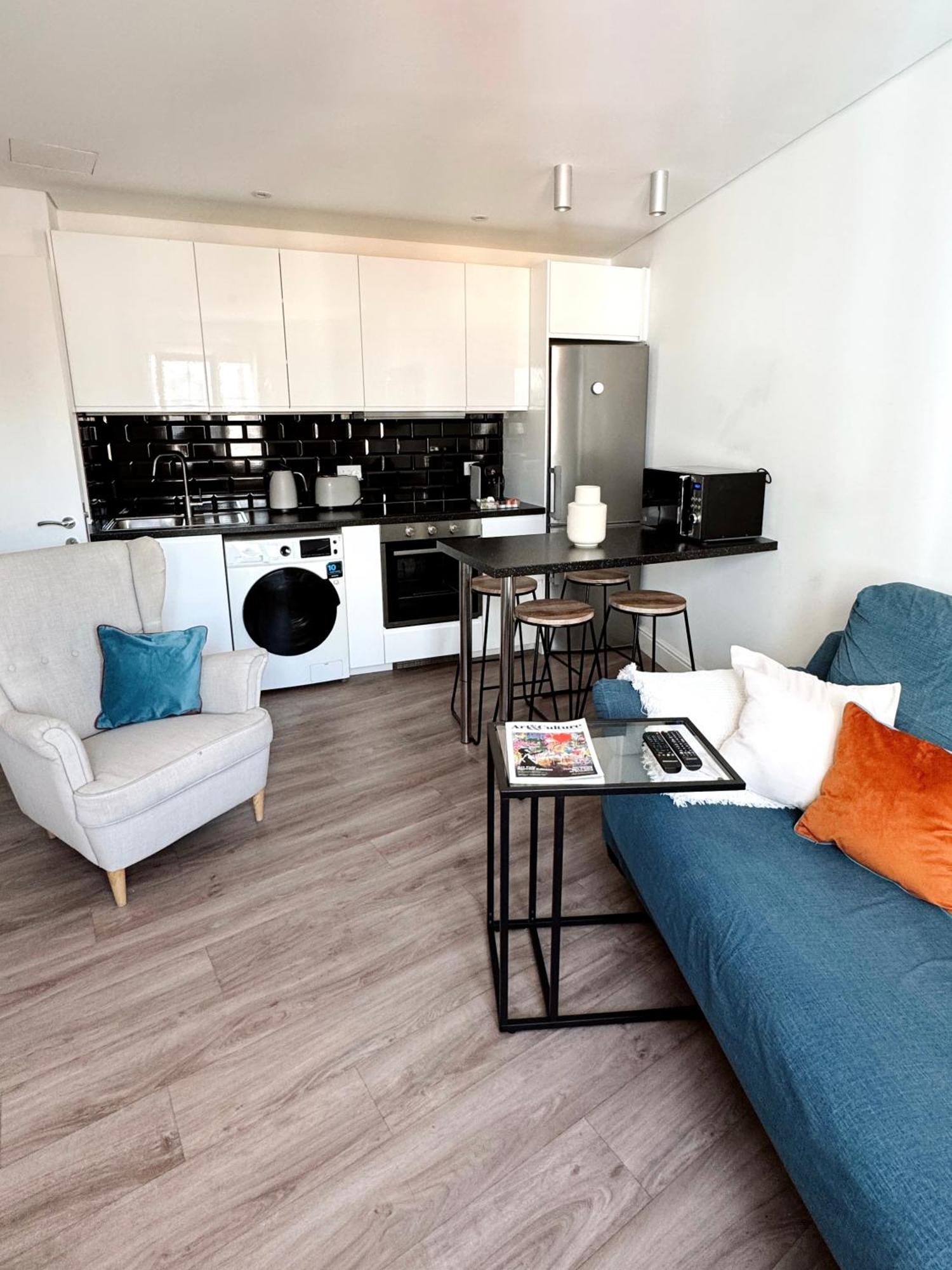 Deluxe City Centre Two Bedroom - Grand Central House Gibraltar Exterior foto